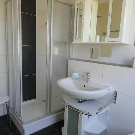 Haus Sandra 2 アパート